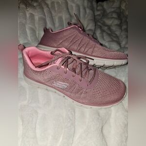 EUC Skechers Women's Athletic Shoe 11M